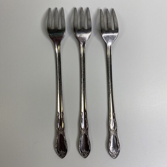 3 Vintage WM A Rogers Oneida Ltd Stainless Steel Cocktail Forks Fenway - Picture 3 of 8